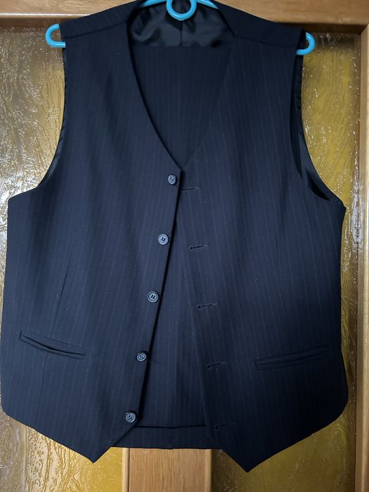 Garnitur męski czarny w delikatne paski