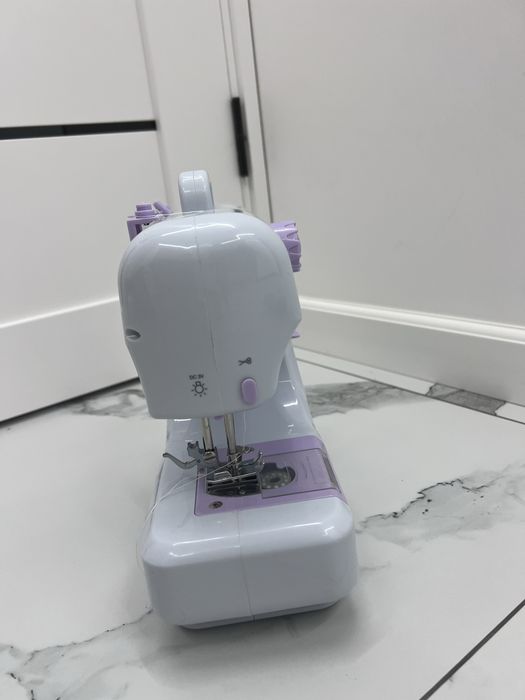 Швейна машинка Crafts&Co Entry-Level Sewing Machine, ідеальний стан