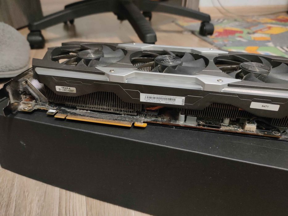 1080ti Zotac AMP Extreme / БУ, сломана, описание