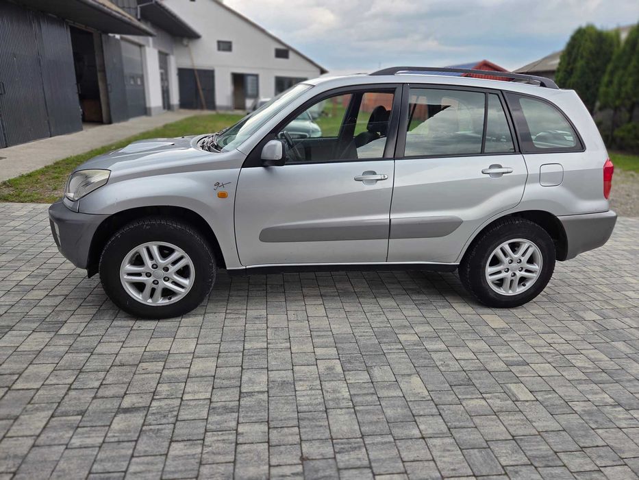 Samochód Toyota Rav4