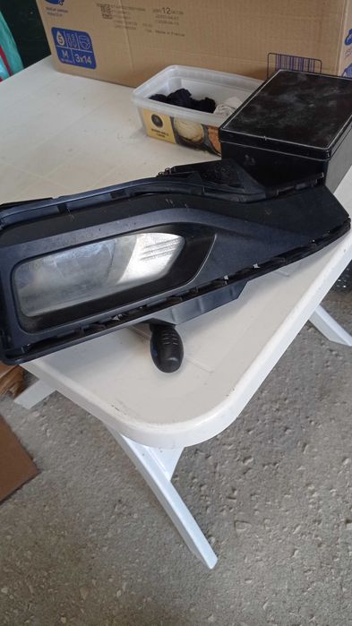 Farol de nevoeiro Nissan Leaf 2