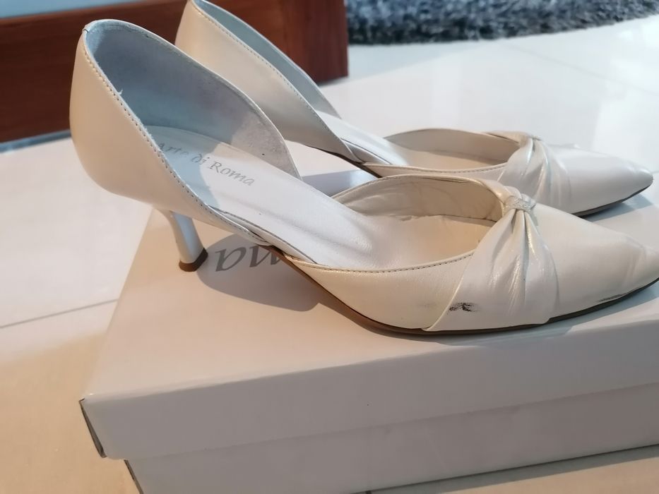 Buty ecru skórzane