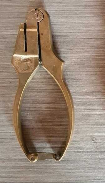 Antigo pica bilhetes carris