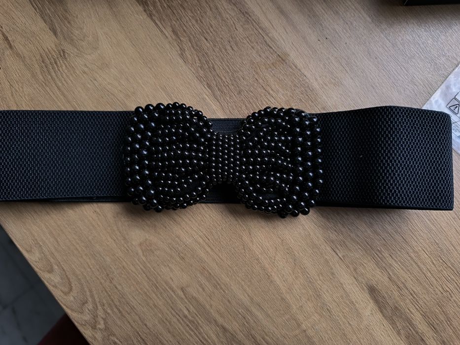 Nowy gumowany elegancki czarny pas z ozdobną kokardą z koralików szero