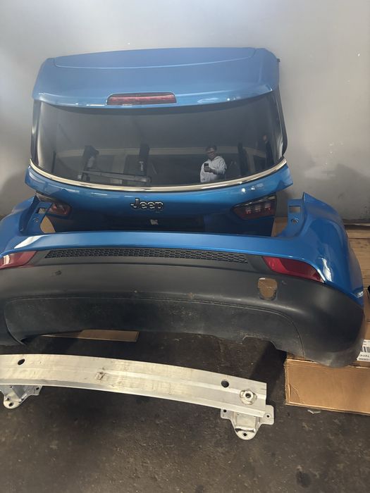 Jeep conpass zderzak tylni z belką