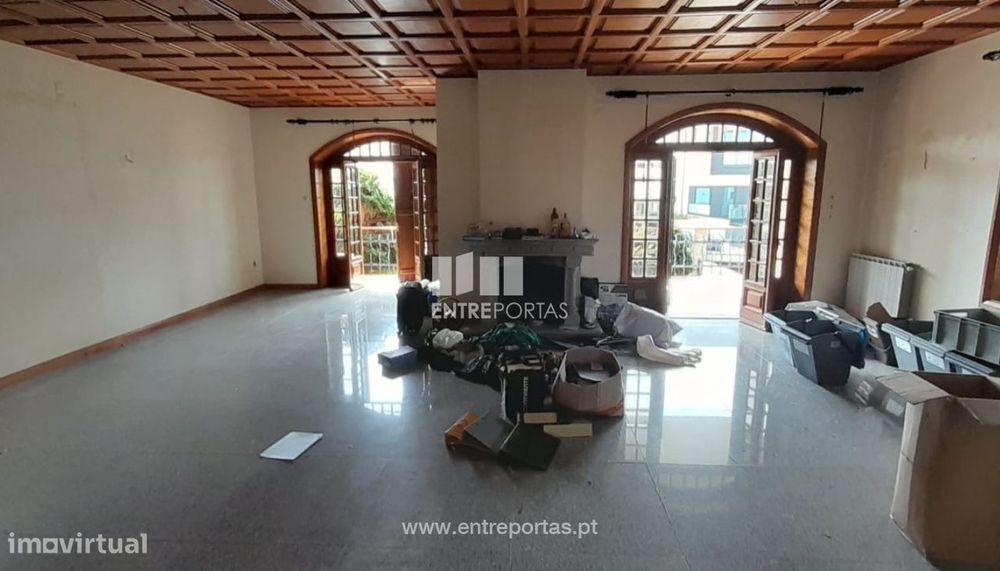 Venda de Moradia V4 no centro da cidade, Póvoa de Varzim