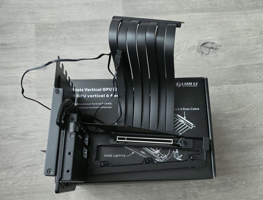 Райзер Lian Li Vertical GPU Bracket Kit PCIe5.0 Black