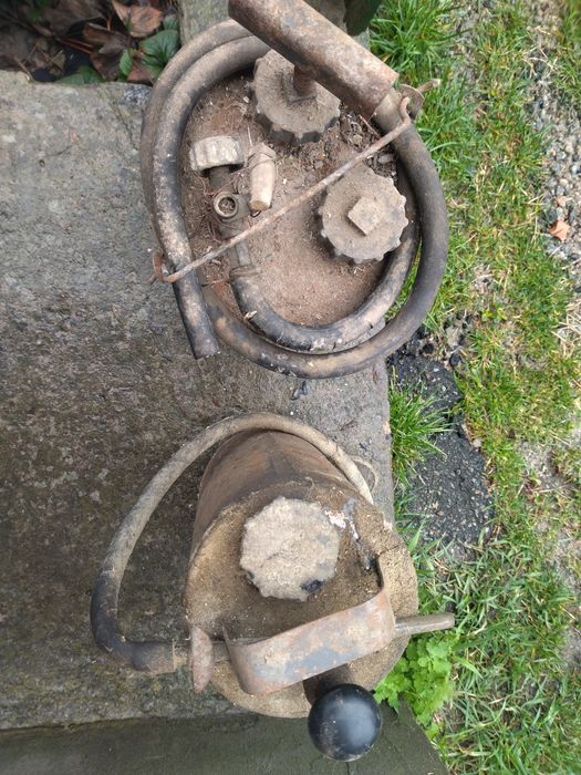 Продам нагнітач мастил