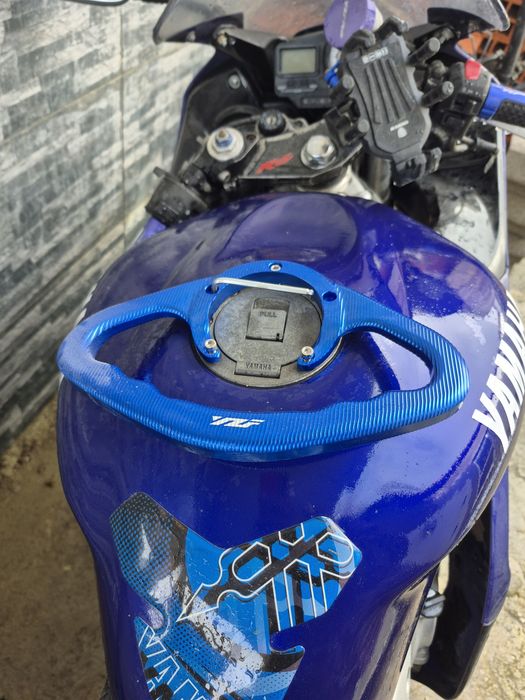 YAMAHA R6 (aceito retoma)