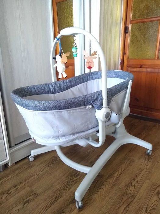Chicco Baby Hug 4in1 + столик + матрасик