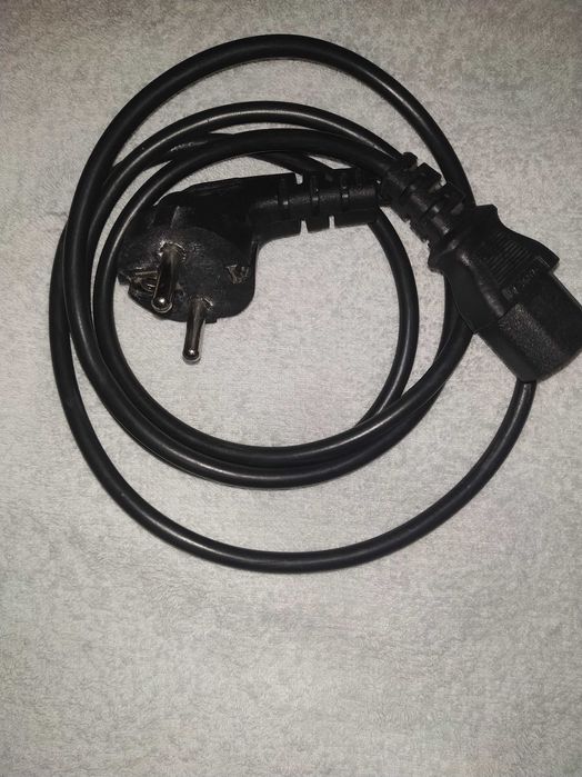 Kabel zasilający do komputera