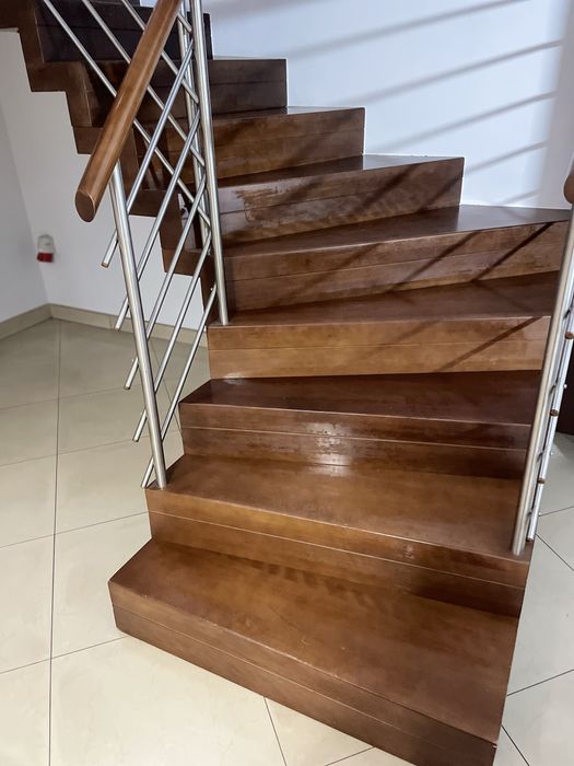 Schody używane dywanowe zabiegowe