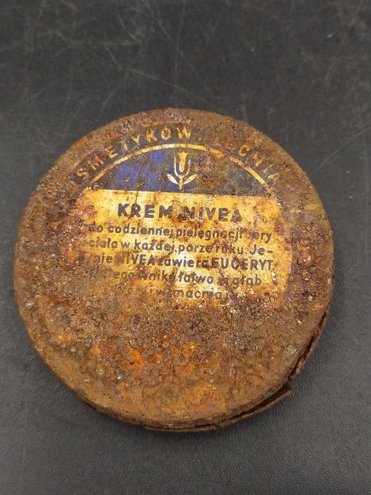 Zestaw opakowań po kosmetykach Nivea z PRL-u