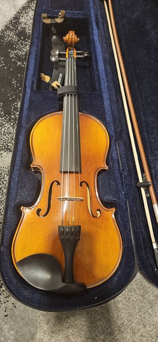 Skrzypce 4/4, smyczek, etiu, żeberko