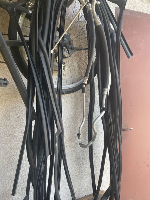 Honda Pilot Drzwi tylne lewe,srodek,plastiki,uszczelki,zawiesze,szybki