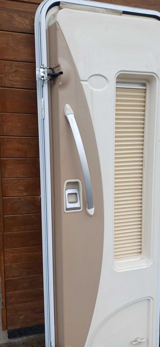 Drzwi wejsciowe Hartal przyczepa kempingowa kamper