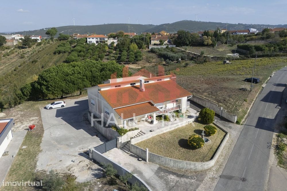 Moradia T4+2 / Lote de 2.600m2 / Barreira