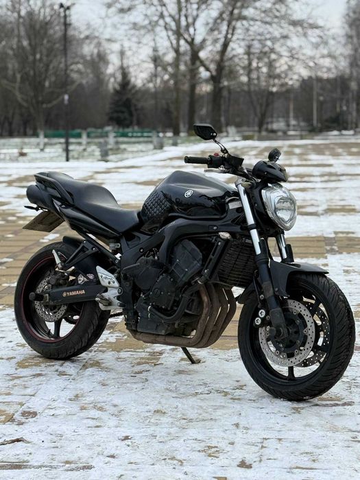 Мотоцикл Yamaha fz-600 s2