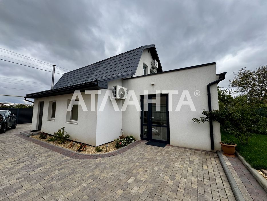 Современный уютный дом пригороде