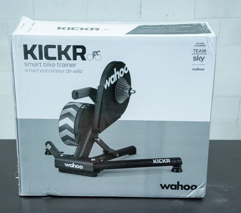 Wahoo zestaw, trenażer Wahoo Kickr V4, Wahoo Headwind plus Zwift free