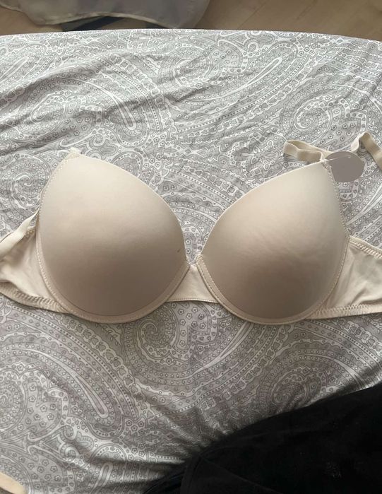 Бюстгалтери Нові