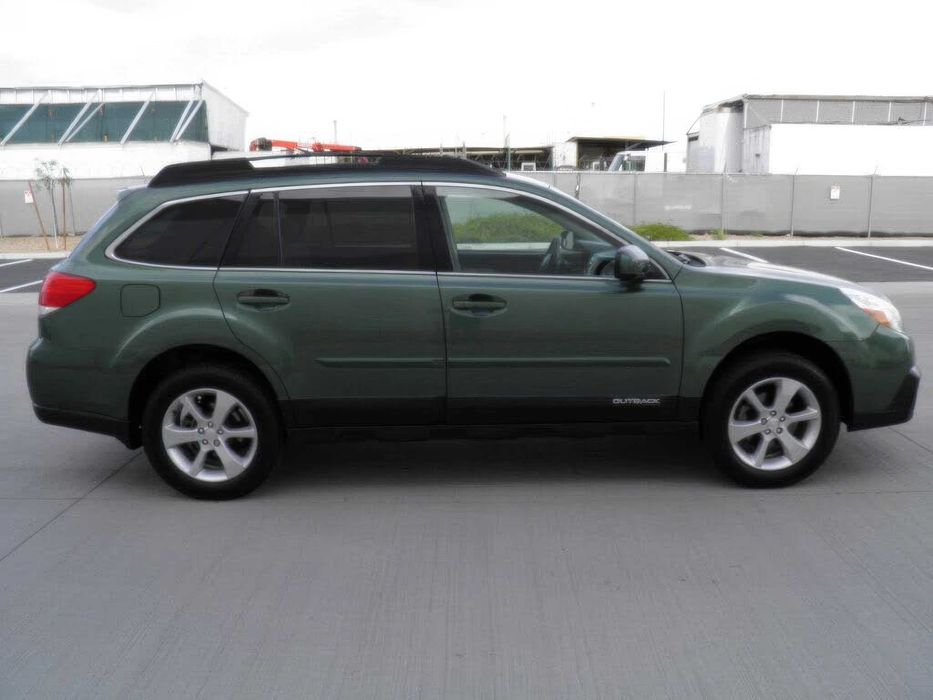 Subaru Outback 2.5I Limited      2013