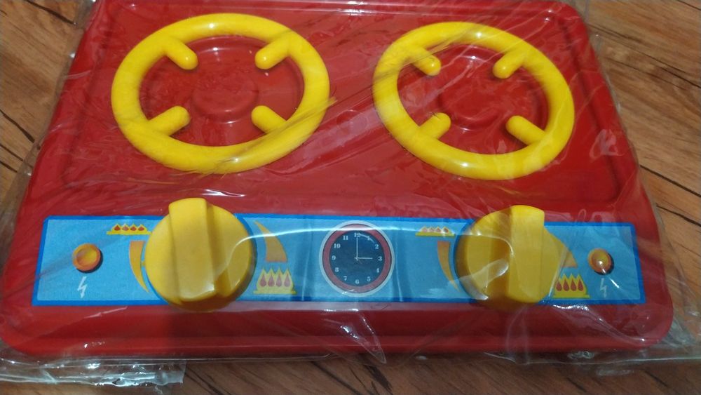 Детский столик для игры с набором