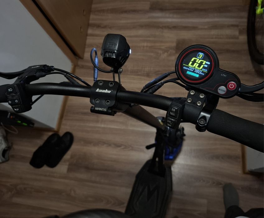 Hulajnog Kaabo mantis 8 52v 18.2 ah blue