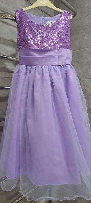 Плаття нарядні для дівчинки 3-6років