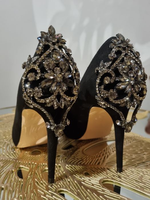 Nowe przepiękne szpilki reserved