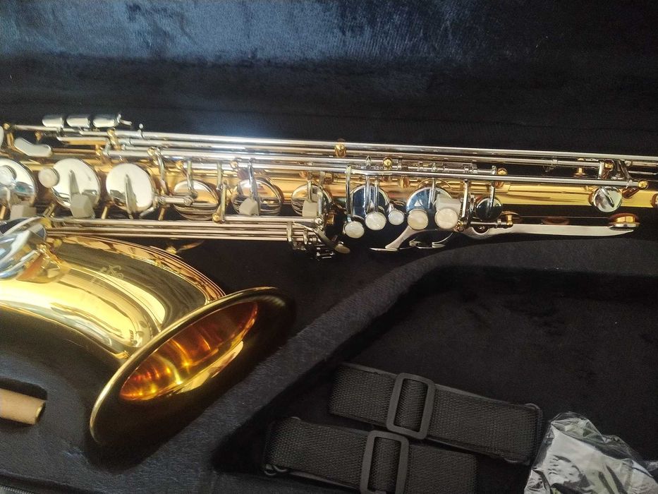Saxofone tenor Slade. Novo com estojo