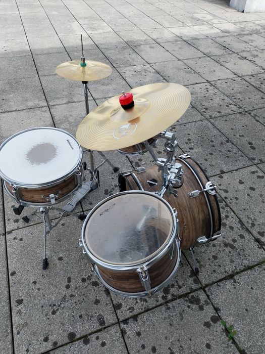 Vendo bateria junior millenium