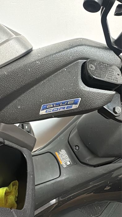 Moto Nmax Bluecore vermelha