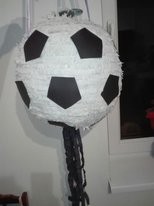 Piniata piłka nożna urodziny