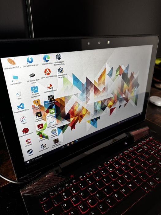 Laptop Lenovo Y700 15,6” – i5, GTX 960M, SSD + HDD