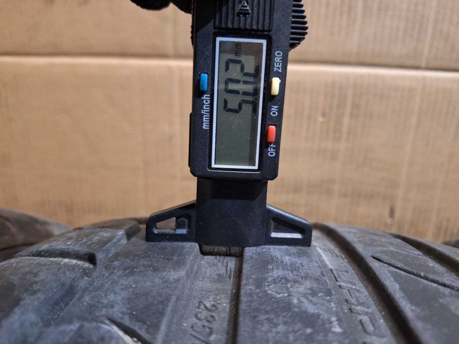 235/45 R18 98Y Taurus UHP