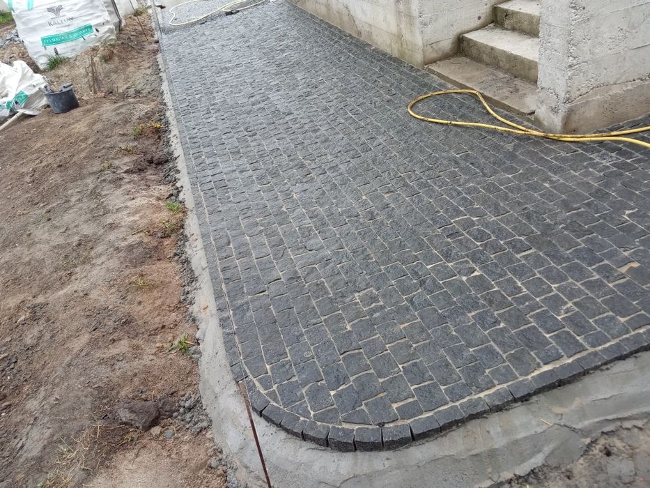 Гранітна бруківка 350гр з доставкою ( укладання)