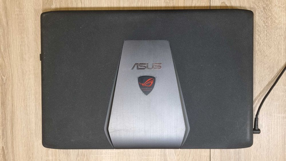 ASUS laptop / 17,3″ / i7-6700HQ / 16GB RAM / GTX 960M + SSD + HDD