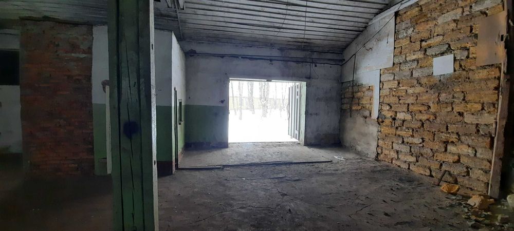 Продам  склад  виробництво  в  місті Прилуки 700 м\кв.