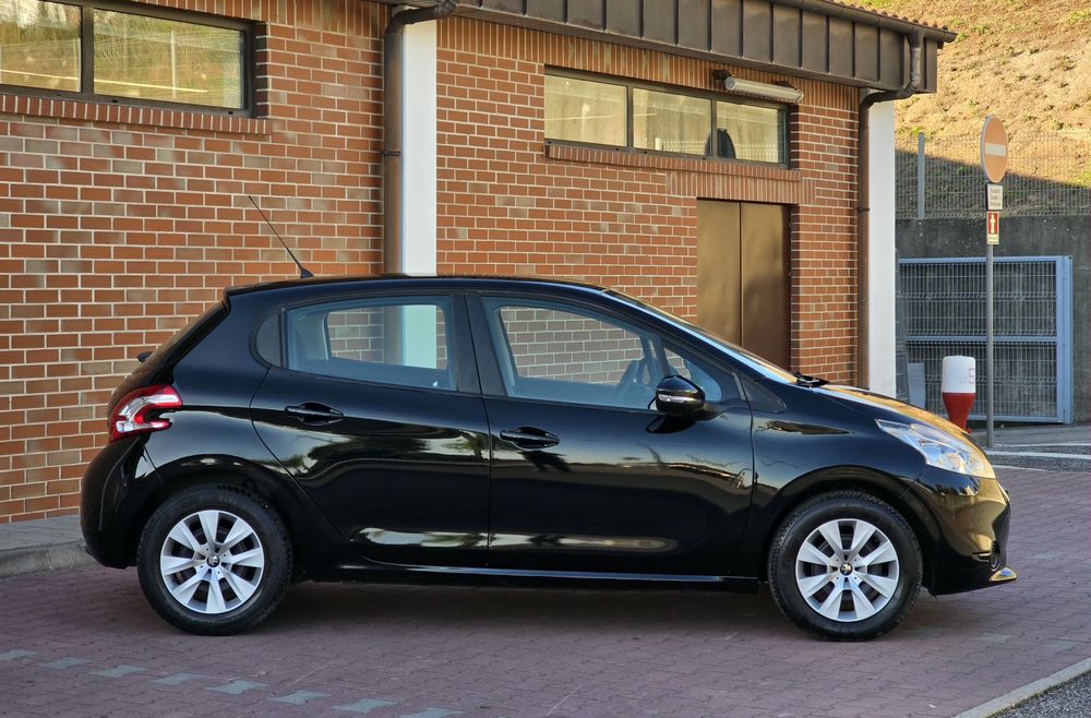Peugeot 208 — fotografia 6
