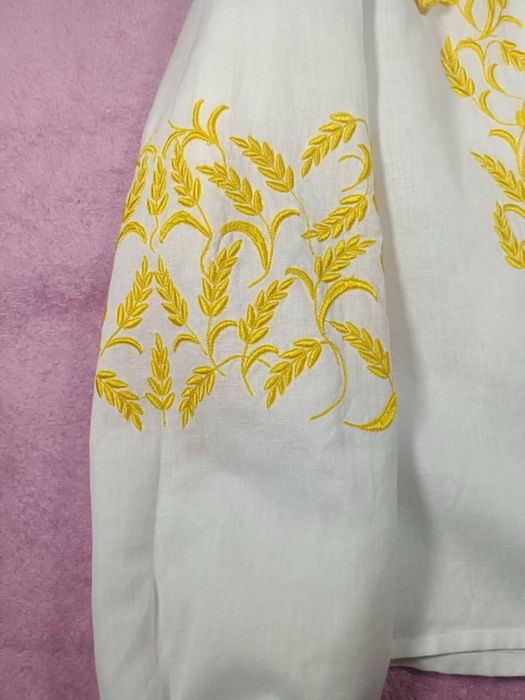 Жіноча вишиванка. Натуральна тканина. Розмір S+-. Індивідуальний візер