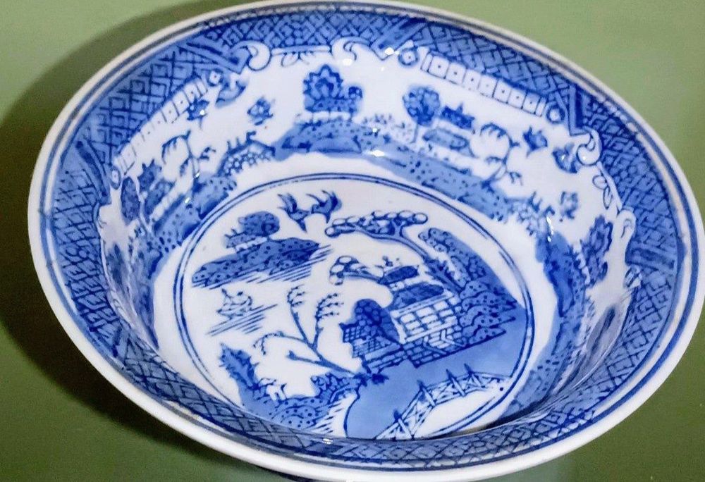 Antiga Taça Chinesa Azul e Branca