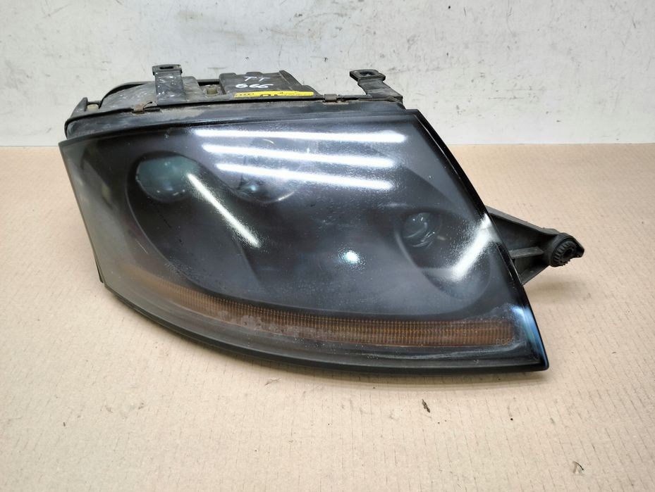 lampa prawa przod przednia audi tt 8n lata 1998-2006 zwykla