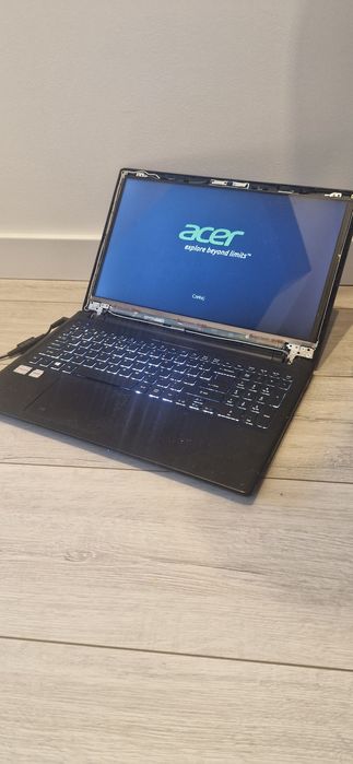 Laptop Acer Aspire V5-551