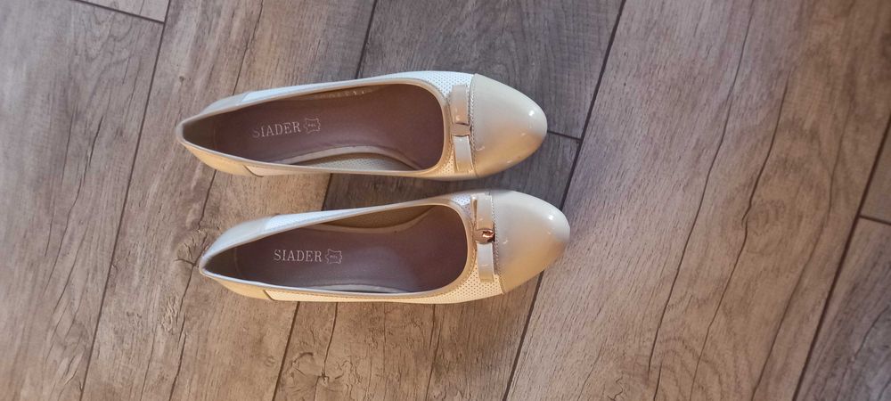 Buty kremowo  beżowe