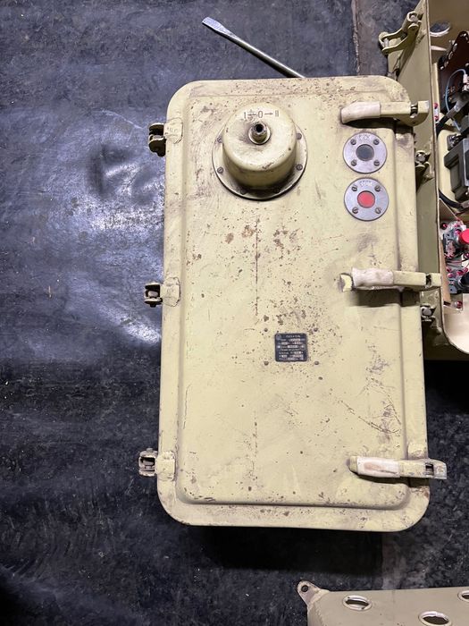 Электрический щит основного и резервного питания.