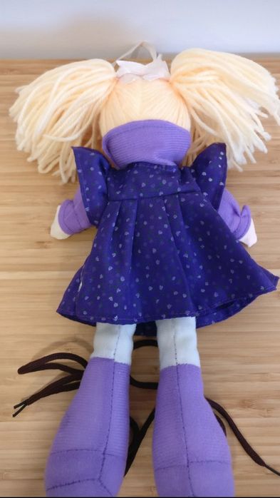 Boneca de Pano Decorativa – 31 cm | Pode Pendurar na Parede