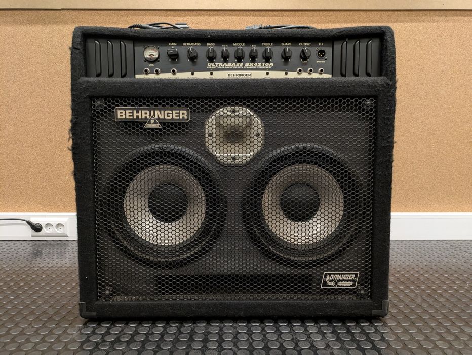 Amplificador de Baixo BEHRINGER BX4210A 2x10" + 1" 450W