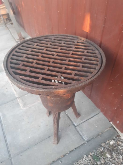 Mały żeliwny grill