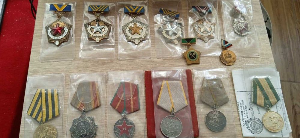 Коллекционные значки.